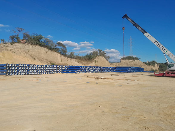 Línea de conducción de agua potable foto 03